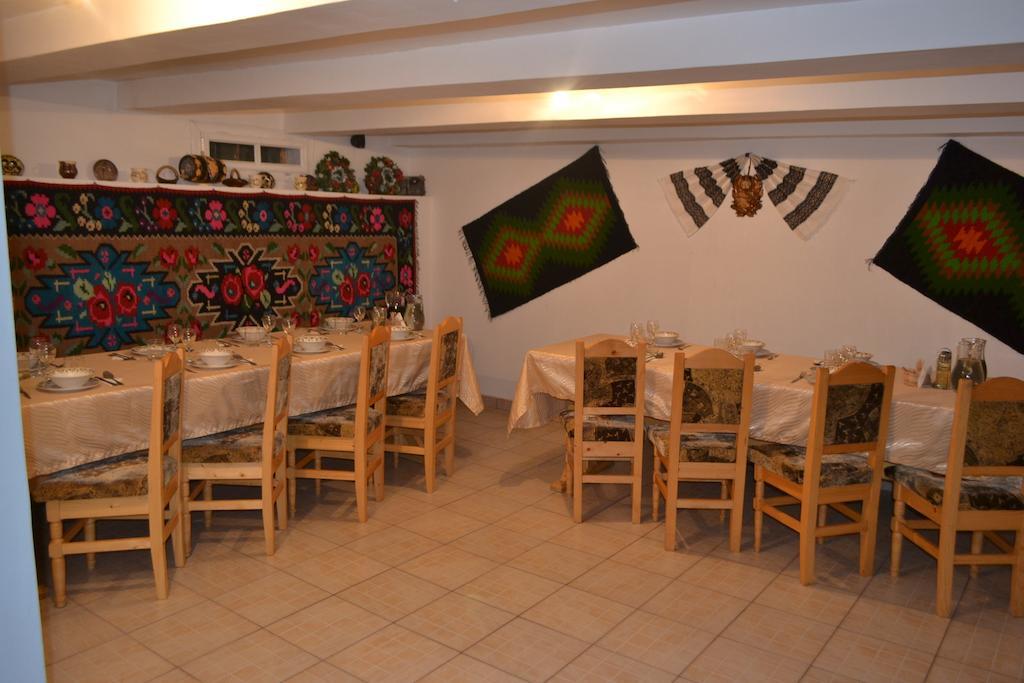 Pensiunea Agroturistica Casa Colinita Vatra Moldoviţei Εξωτερικό φωτογραφία